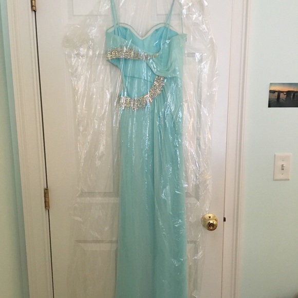 Blue prom dress - Picture 5 of 8